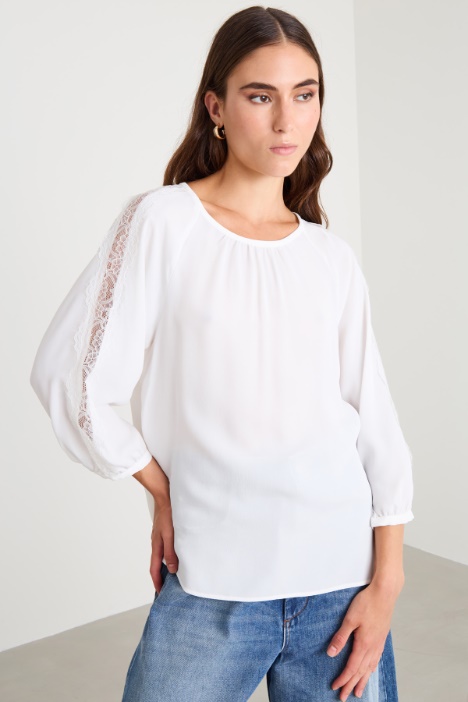 Crepe and lace blouse Intrend