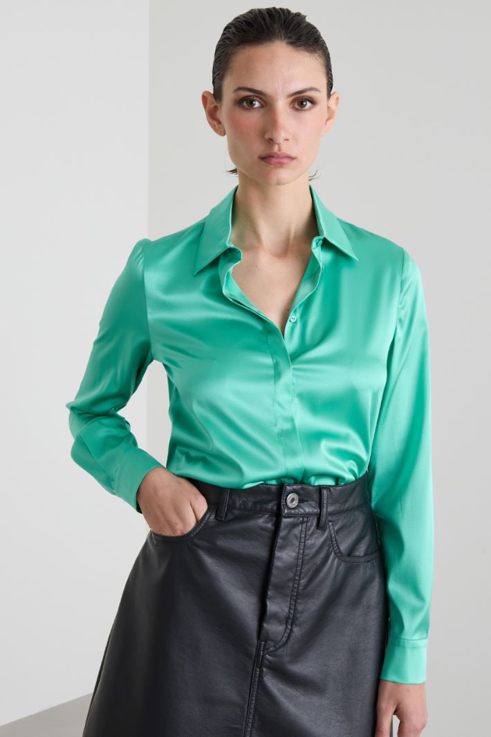 Camicia in raso di seta Intrend