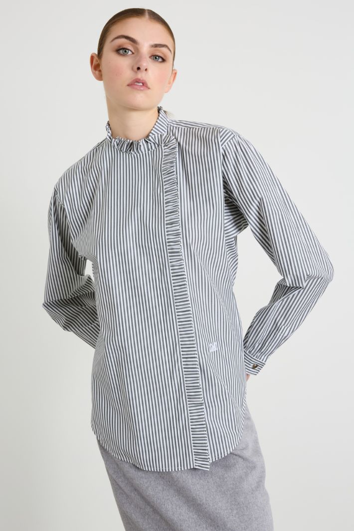 Poplin shirt with ruffles Intrend