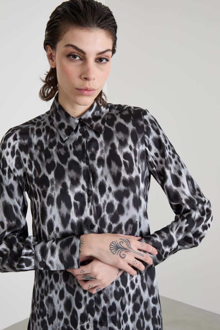 Patterned satin blouse Intrend