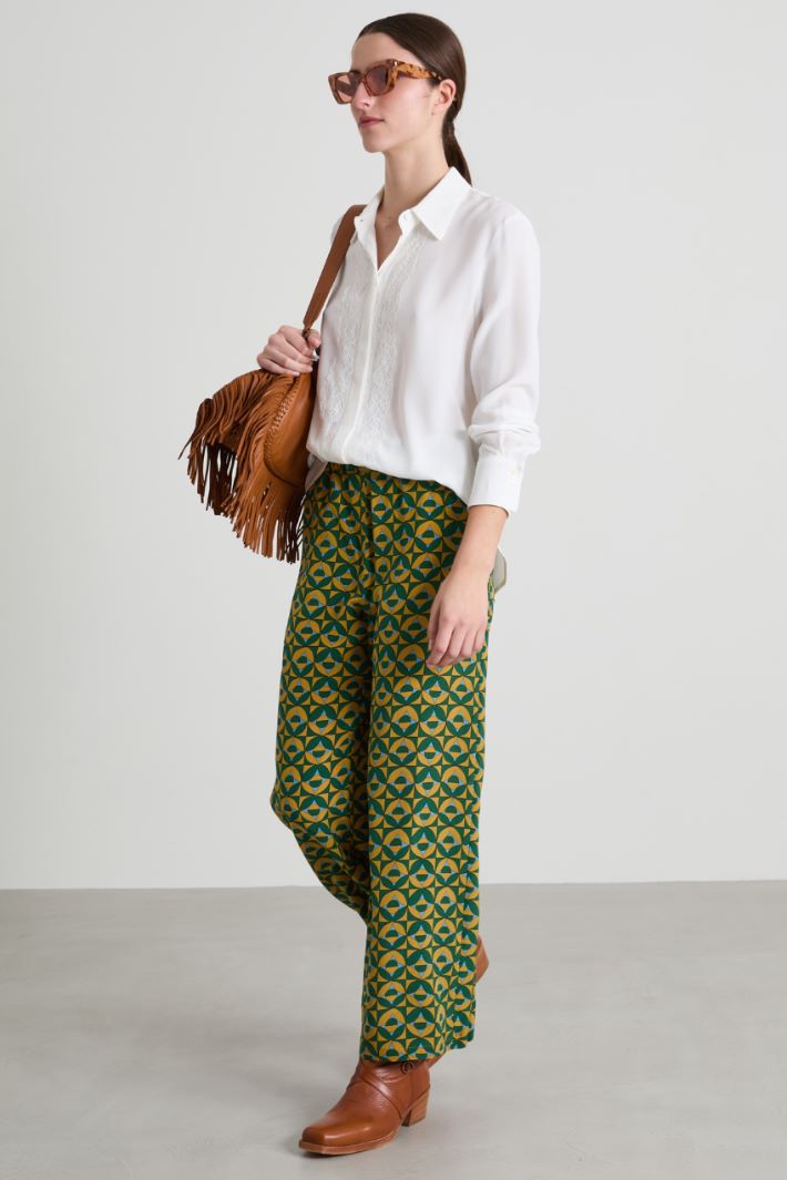 Blusa de crepé con encaje