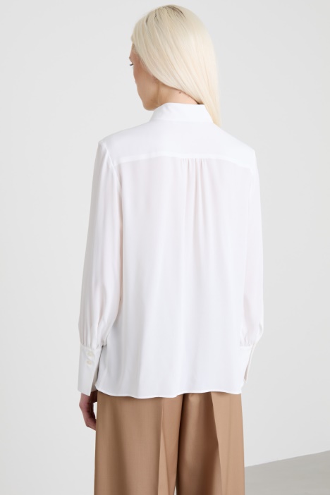 Blusa in crépe de chine