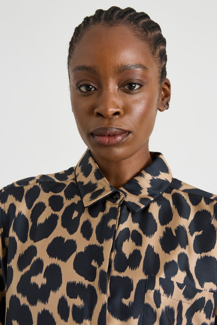 Camisa de sarga de seda estampada Intrend - 4