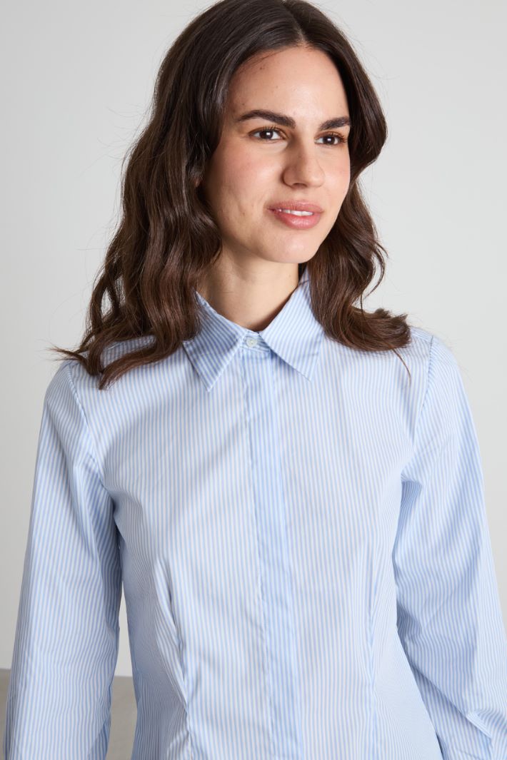Camisa de popelina ajustada