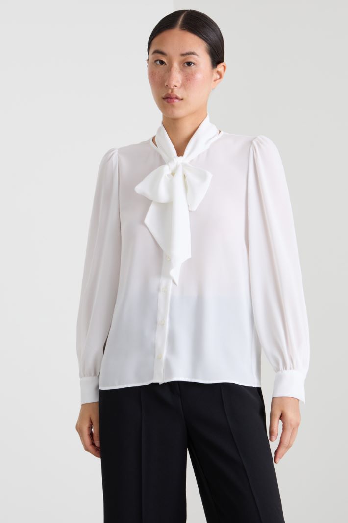 Tie-collar blouse Intrend