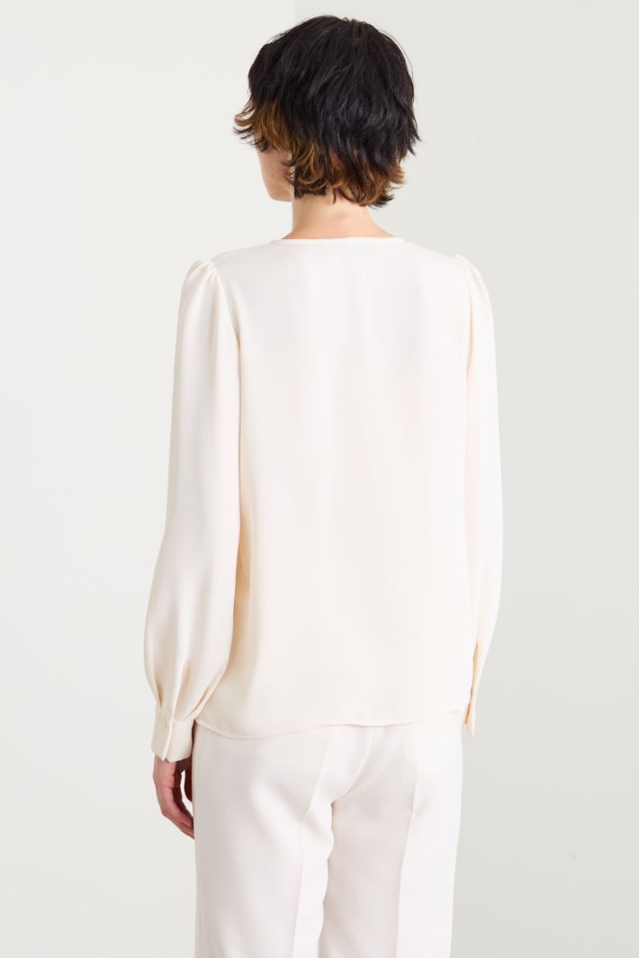 Blusa con pañuelo