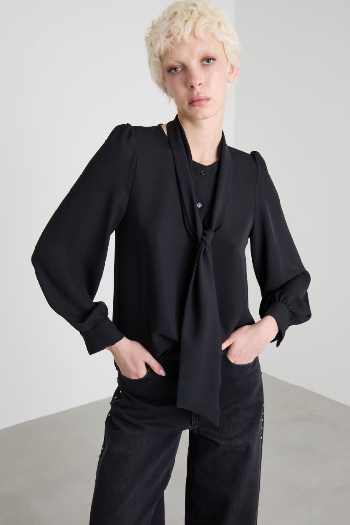 Tie-collar blouse Intrend