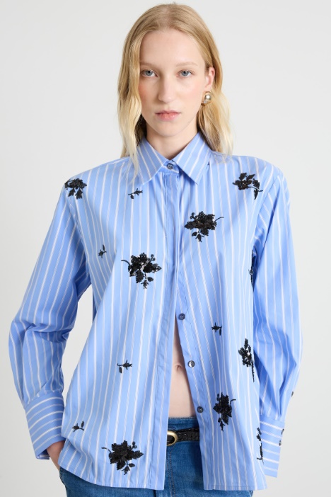 Shirt with embroidery Intrend