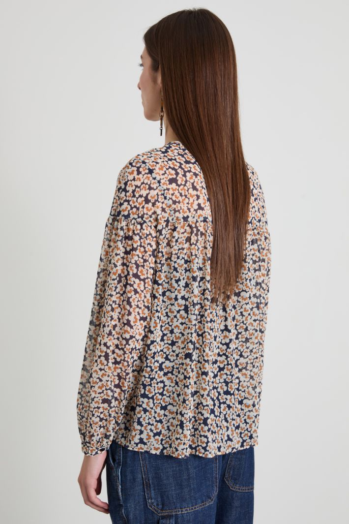 Floral crepon shirt Intrend - 2