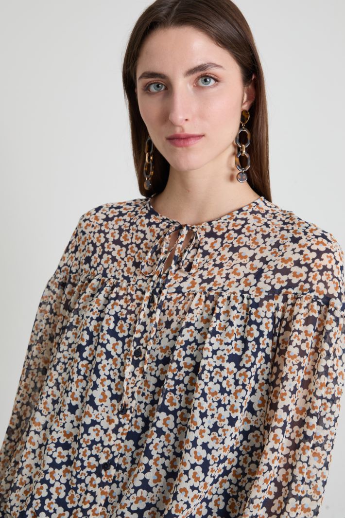 Floral crepon shirt Intrend - 4