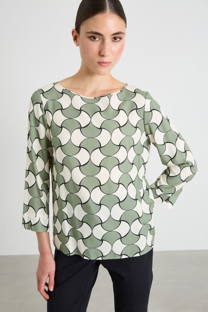 Blusa con estampado geométrico