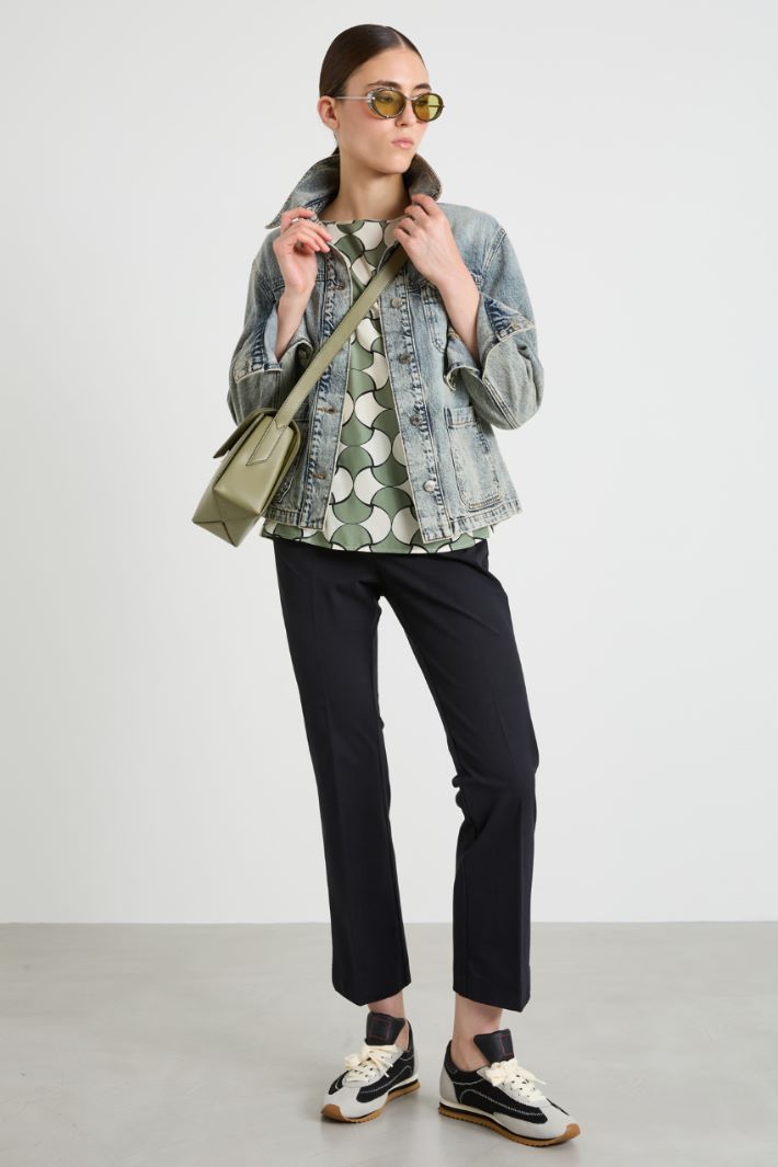 Blusa con estampado geométrico