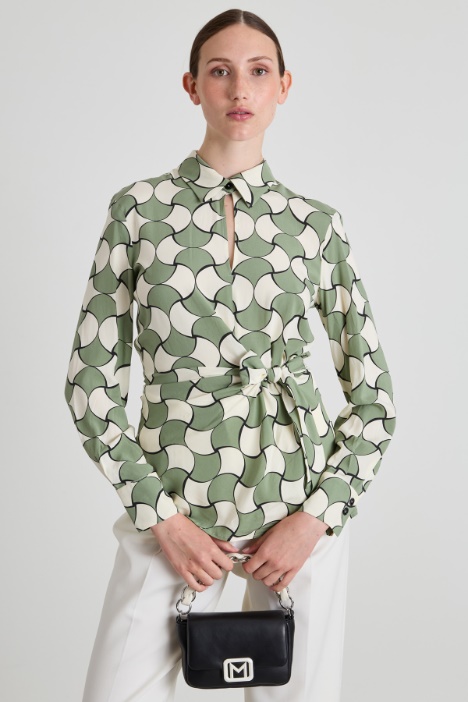 Knot-detail patterned blouse Intrend