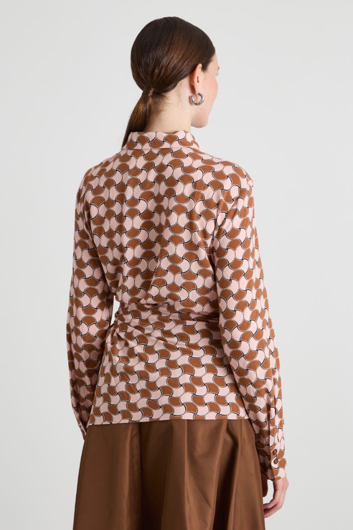 Knot-detail patterned blouse Intrend - 2