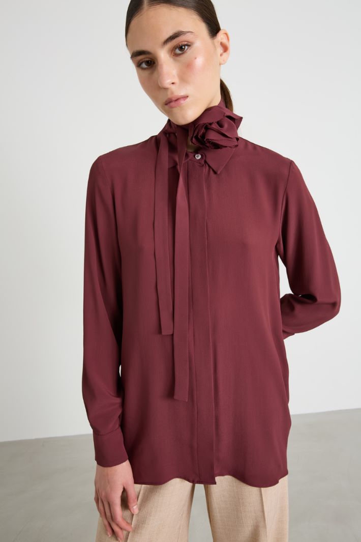 Silk shirt with flower Intrend