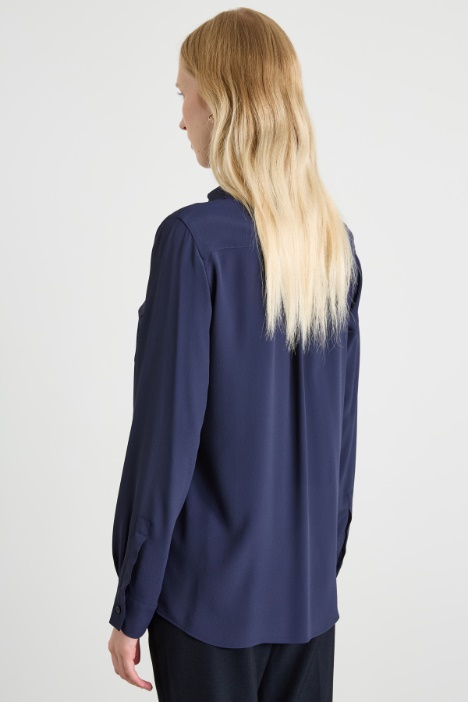 Camicia in crépe con taschini