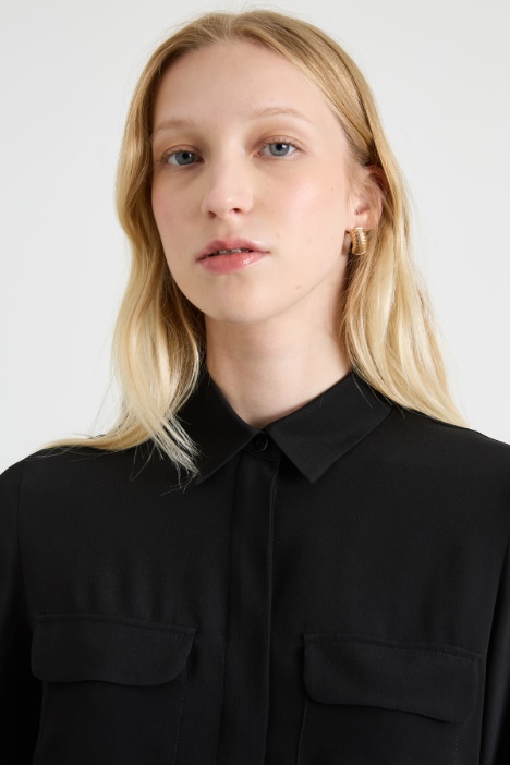 Camicia in crépe con taschini