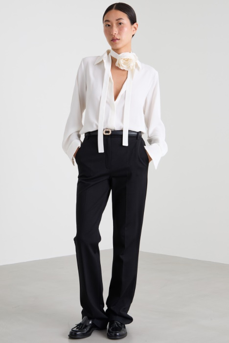 Shirt with flower accessory Intrend