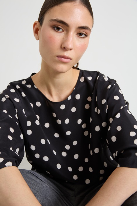 Blusa in crêpe de chine