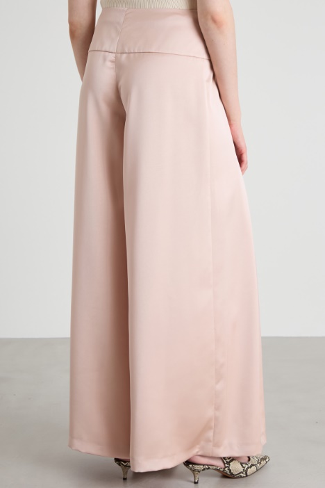 Pantalones anchos con pinzas