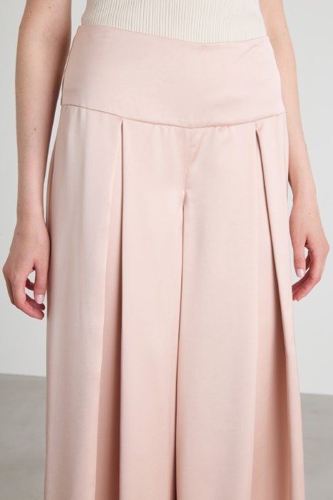 Pantalones anchos con pinzas