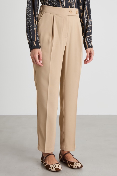 Pantaloni a sigaretta con pinces