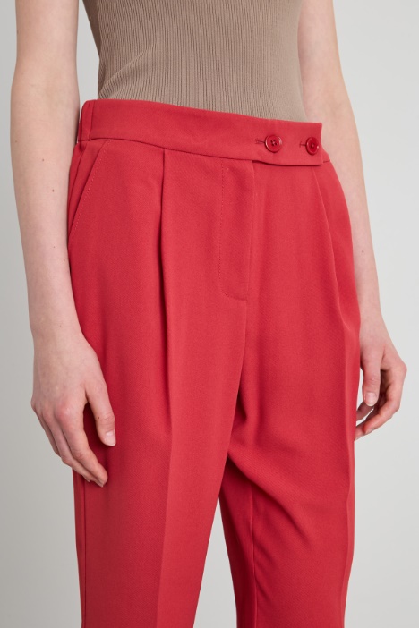 Pantaloni a sigaretta con pinces