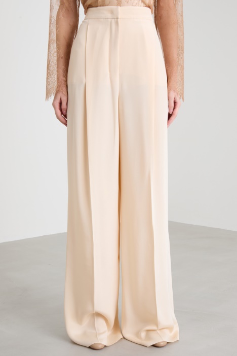 Pantalón en crepé de China