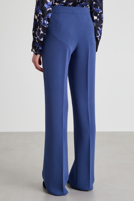Pantaloni dritti in crépe
