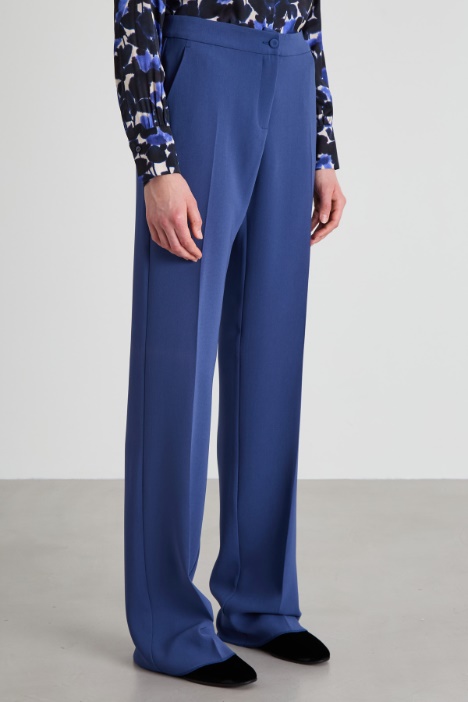 Pantaloni dritti in crépe