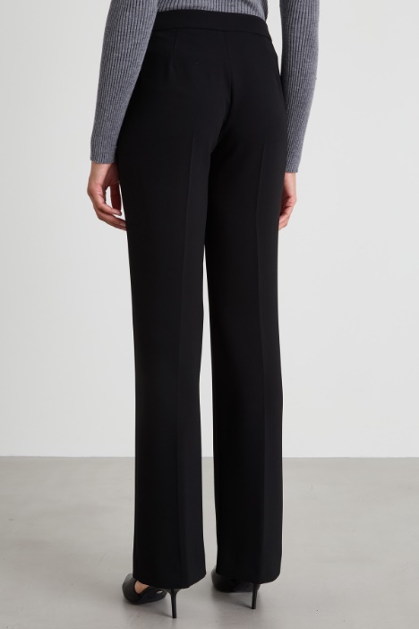 Pantaloni dritti in crépe