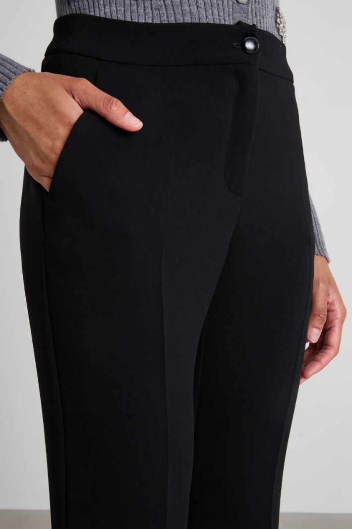 Pantaloni dritti in crépe Intrend - 4