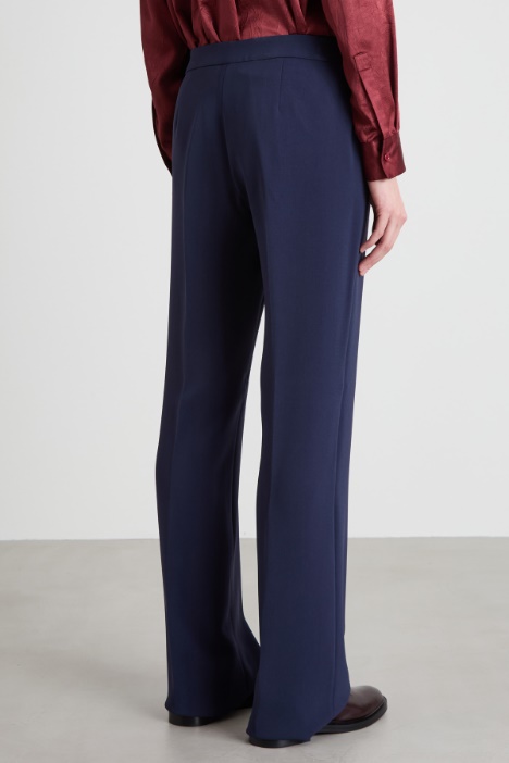 Pantaloni dritti in crépe