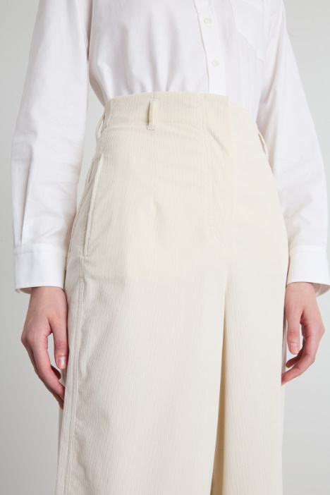Pantaloni cropped a coste