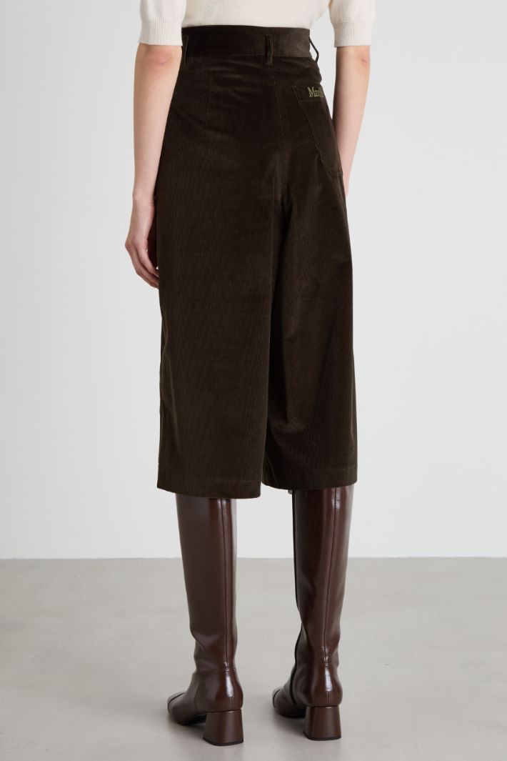 Cropped corduroy trousers Intrend - 3