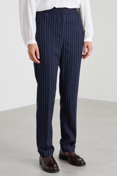 Pantalones con bajo vuelto