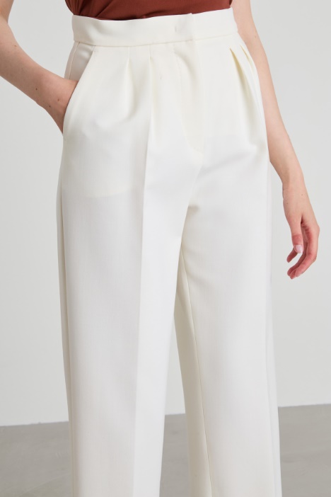 Pantaloni in crépe di lana