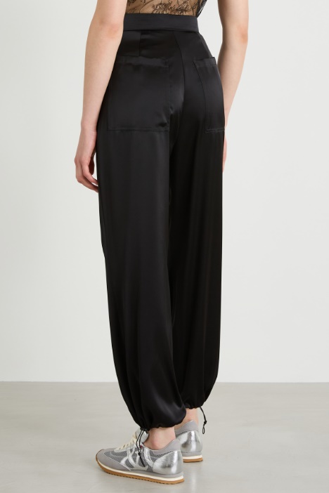 Pantaloni jogger in raso