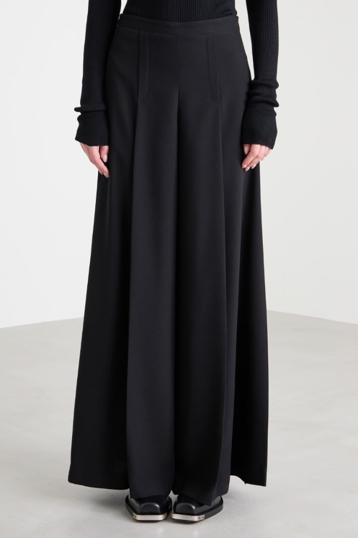 Pantalones de enver satén con pinzas Intrend - 2
