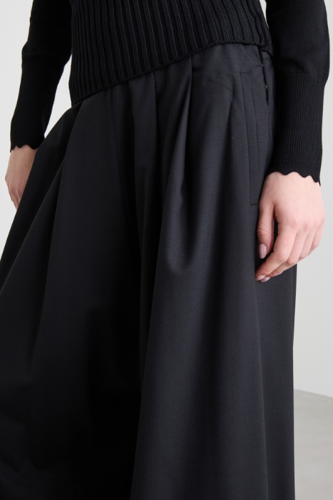 Pantaloni con baschina in maglia