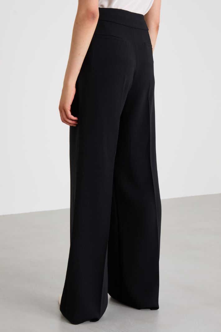 Pantalones anchos y fluidos Intrend - 3
