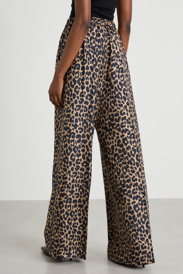 Pantaloni fluidi in pura seta Intrend - 3
