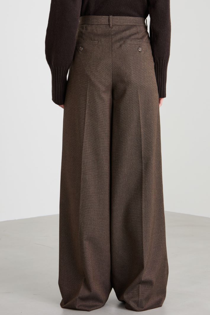 Pantalones teñidos en hilo
