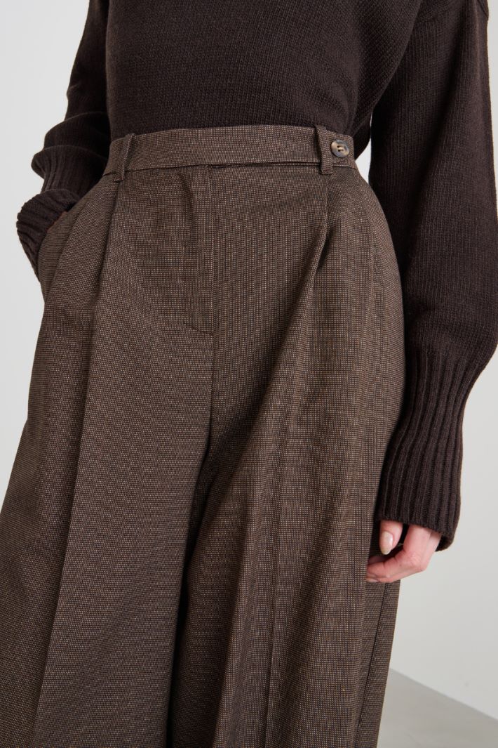 Pantalones teñidos en hilo