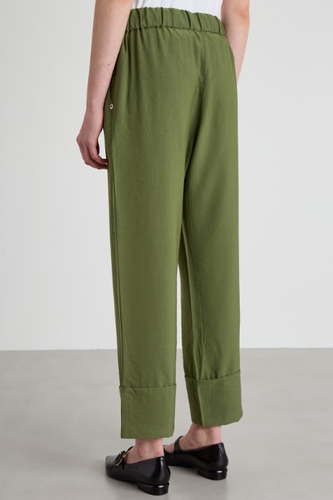 Pantaloni dritti con risvolto