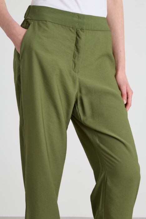 Pantaloni dritti con risvolto