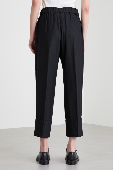 Pantaloni dritti con risvolto