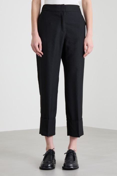Pantaloni dritti con risvolto