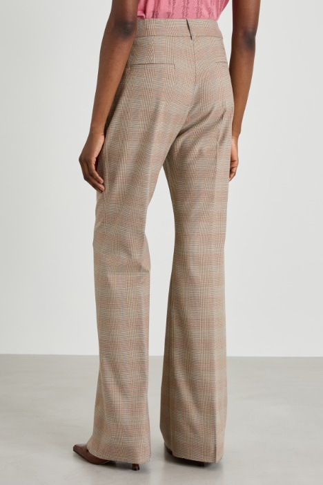 Pantalones de corte acampanado