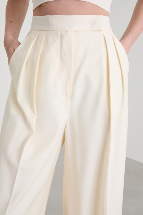 Pantaloni ampi in lana